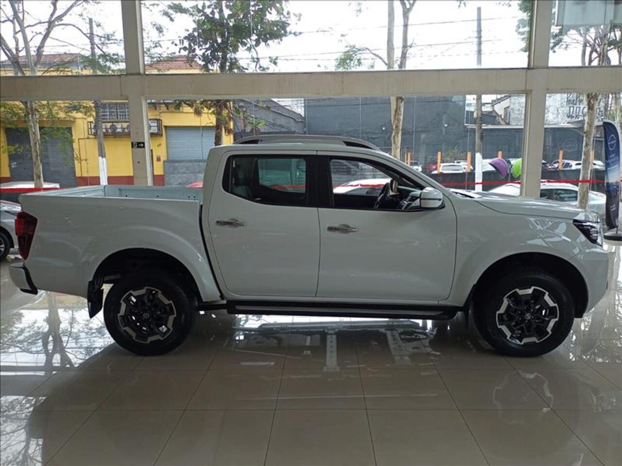 Nissan Frontier XE AT 2025