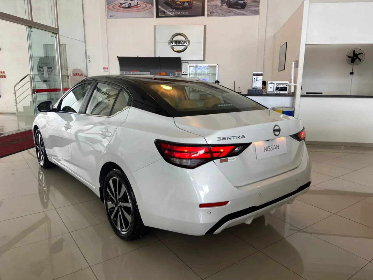 Nissan Sentra Exclusive Interior Premium 2025
