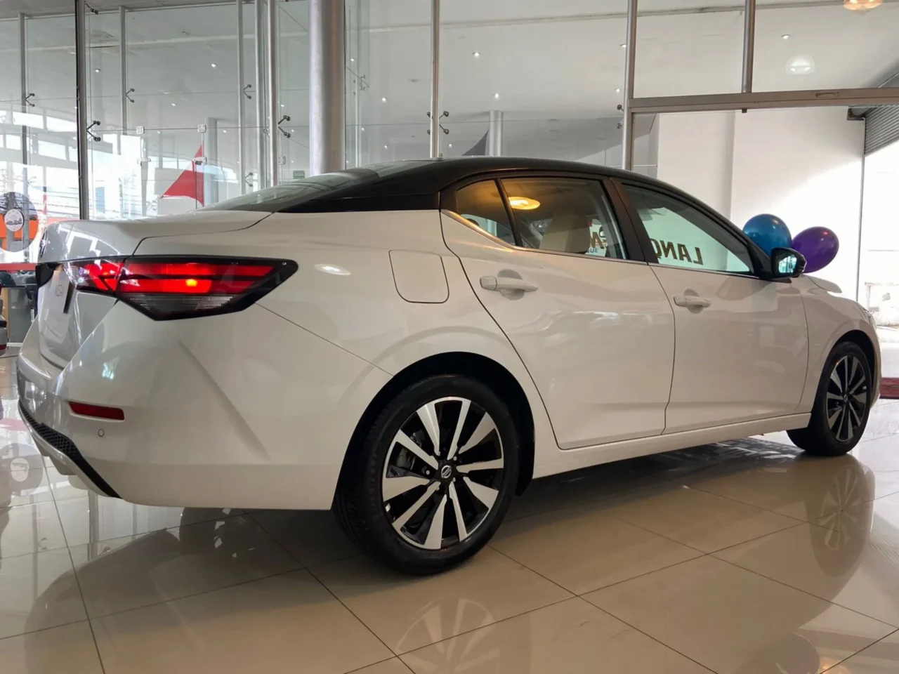 Nissan Sentra Exclusive Interior Premium 2025