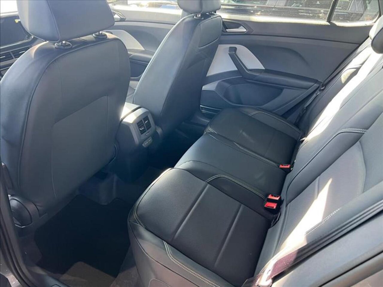 Volkswagen T-Cross 200 TSI 2025