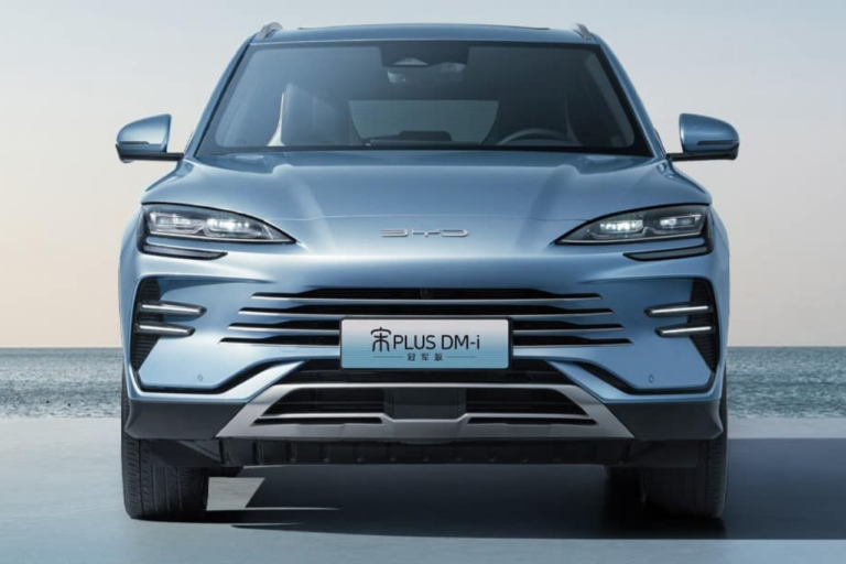 BYD Song Plus 2025 foi flagrado em solo brasileiro