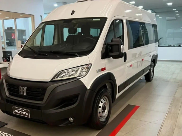 Fiat Ducato Minibus para CNPJ em julho com desconto de R$ 41.598