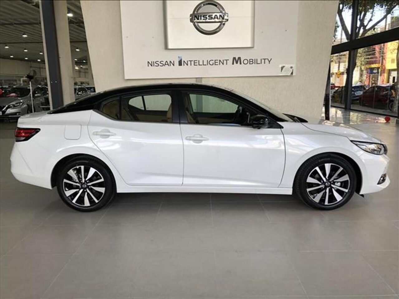 Nissan Sentra Exclusive 2025