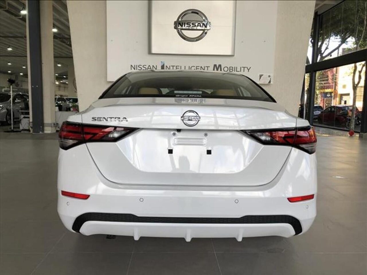 Nissan Sentra Exclusive 2025