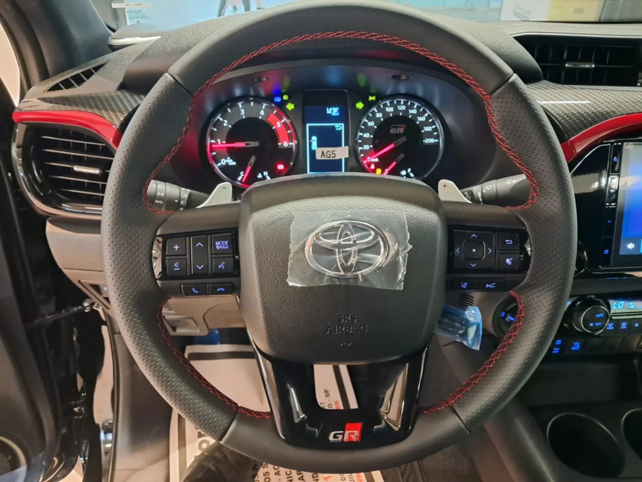 Toyota Hilux SR 2025