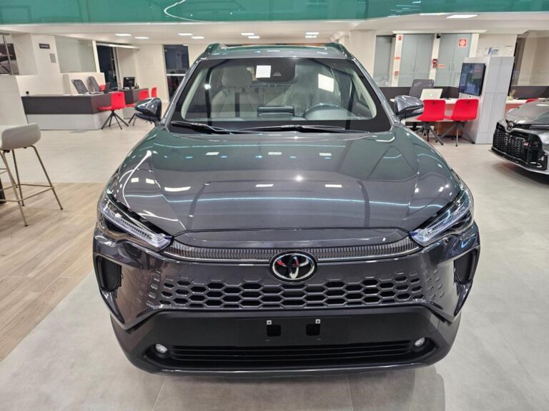 Toyota Corolla Cross 2025 para PcD é anunciado com desconto de até R$ 23.970 em agosto