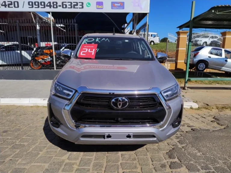 Toyota Hilux tem queda de 11% nas vendas em agosto, mas continua liderando entre as picapes médias