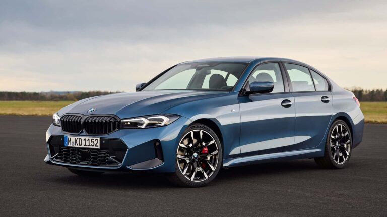 BMW 330e 2025 chega ao Brasil por R$ 437.950