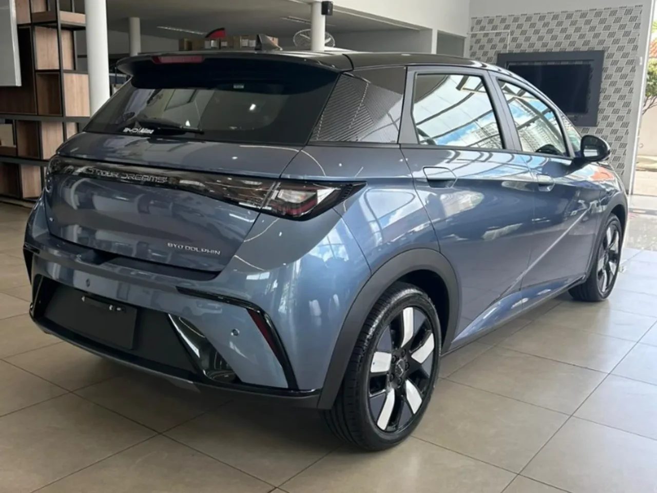 BYD Dolphin 2025