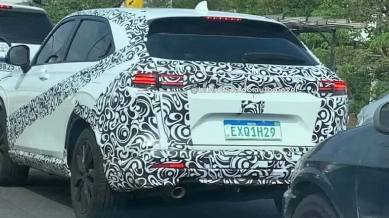 Honda HR-V híbrido flex é flagrado em testes no Brasil