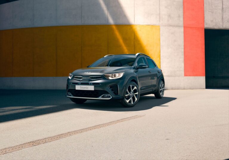 Kia Stonic chega a linha 2025 com mais itens de auxílio à condução
