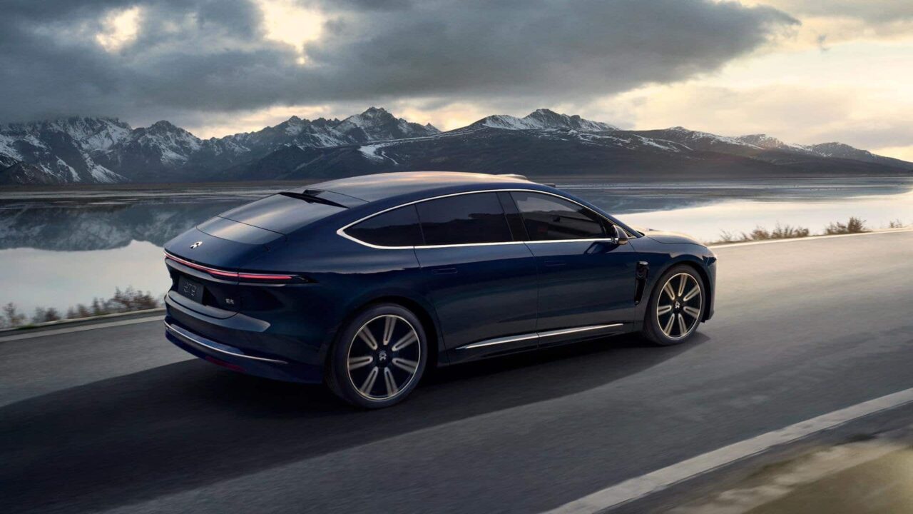 Nio ET9 estreia com tecnologias inéditas e foco no conforto