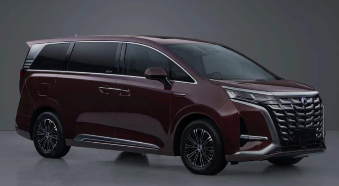 BYD Denza D9 2025 ganha nova geração de propulsão na China