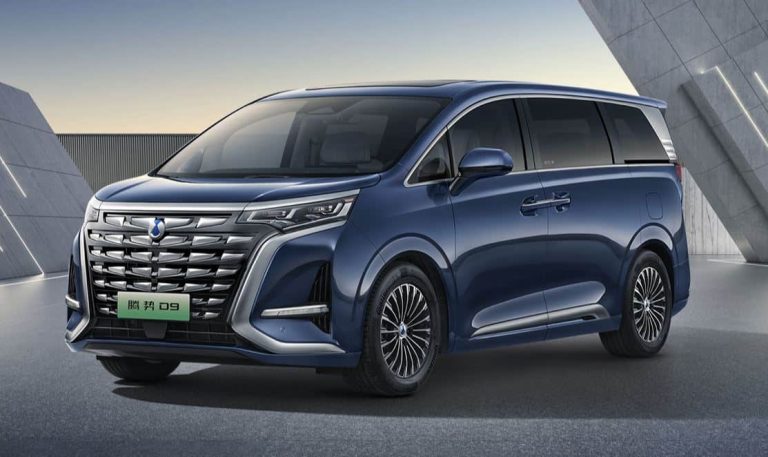 China deve superar vendas de carros a combustão com elétricos já em 2024