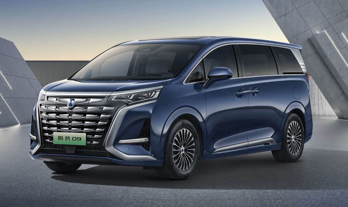 China deve superar vendas de carros a combustão com elétricos já em 2024