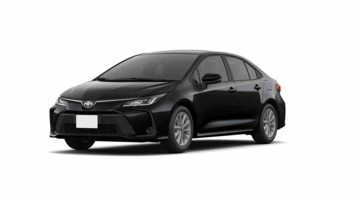 Toyota Corolla terá versão híbrida de entrada para competir com BYD King em 2025