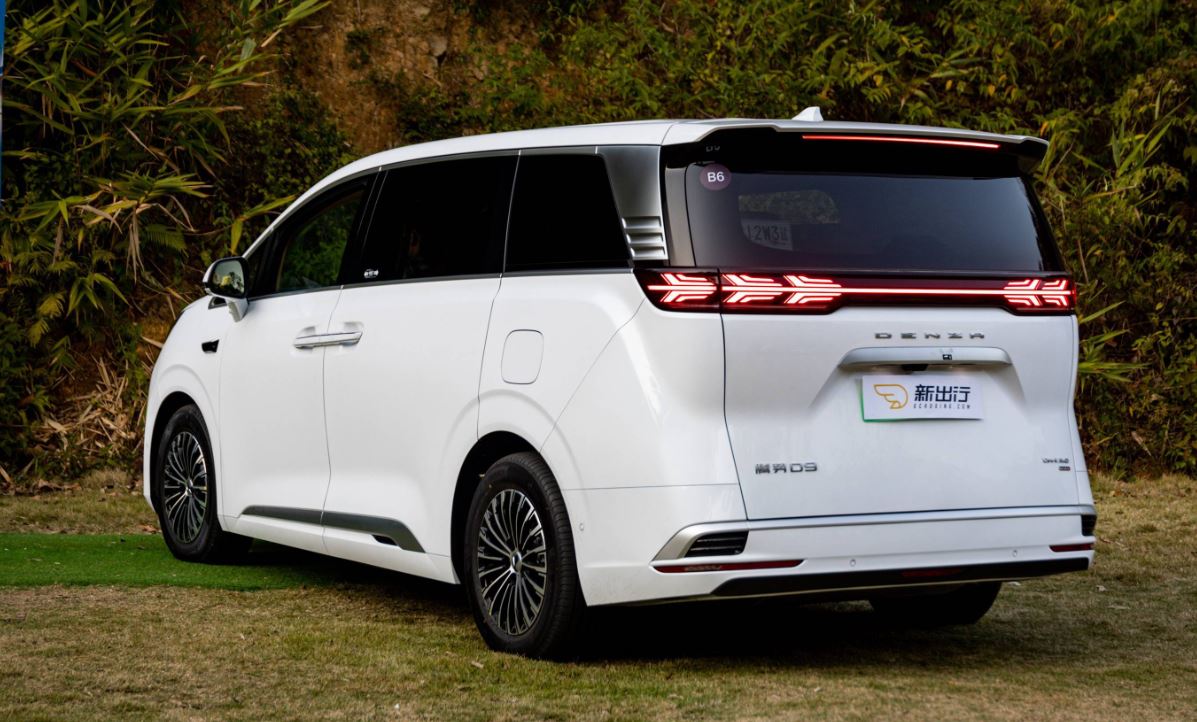 Denza D9 2025: Minivan de luxo da BYD chega ao mercado Chinês
