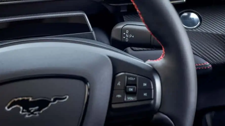 Ford Mustang Mach-E 2024: Visual renovado e mesmo preço no mercado brasileiro