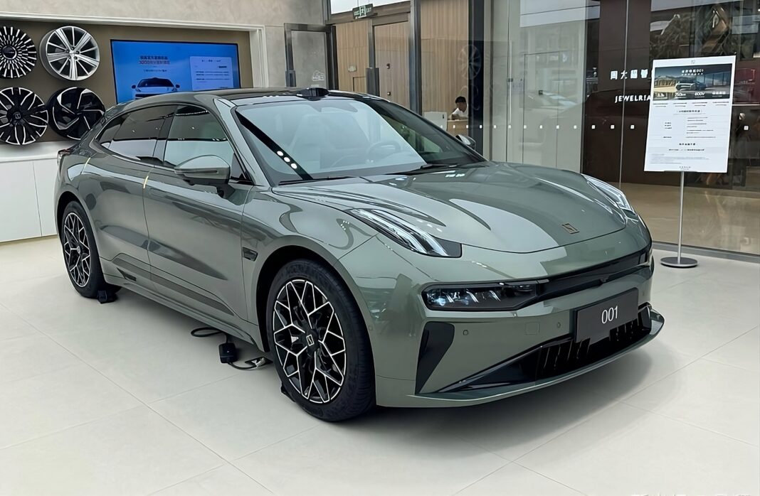 Zeekr 001 ultrapassa 250 mil unidades vendidas e se consolida como líder entre elétricos de luxo na China