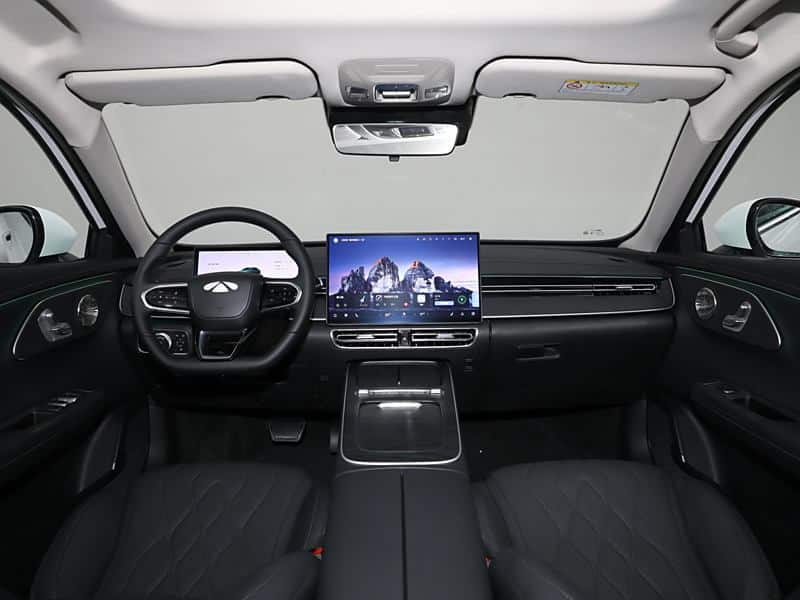 Chery Fulwin A8L: Novo recorde de autonomia para PHEV e design refinado