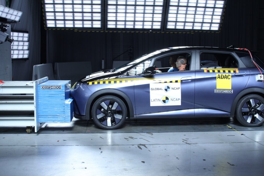 BYD Dolphin conquista 5 estrelas e se torna o carro mais seguro da América Latina no Latin NCAP