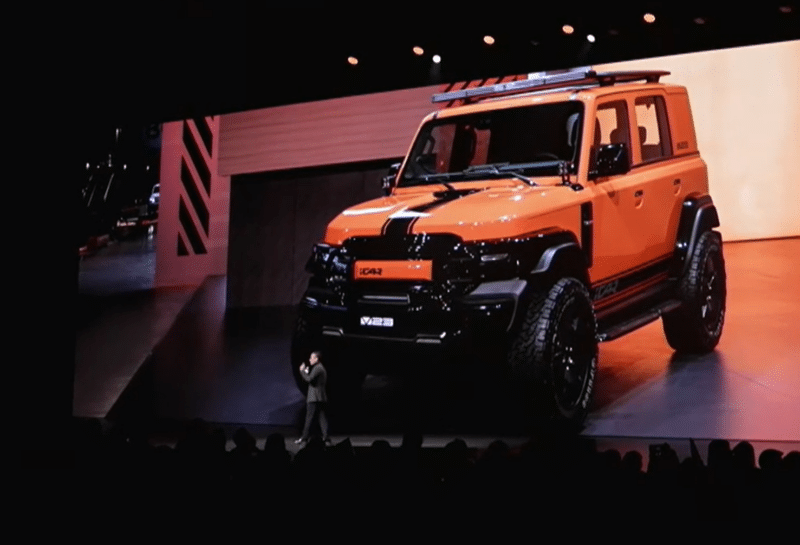 Chery iCar V23 com visual off-road retrô chega ao mercado