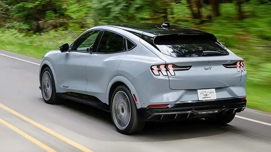 Ford Mustang Mach-E 2024: Visual renovado e mesmo preço no mercado brasileiro