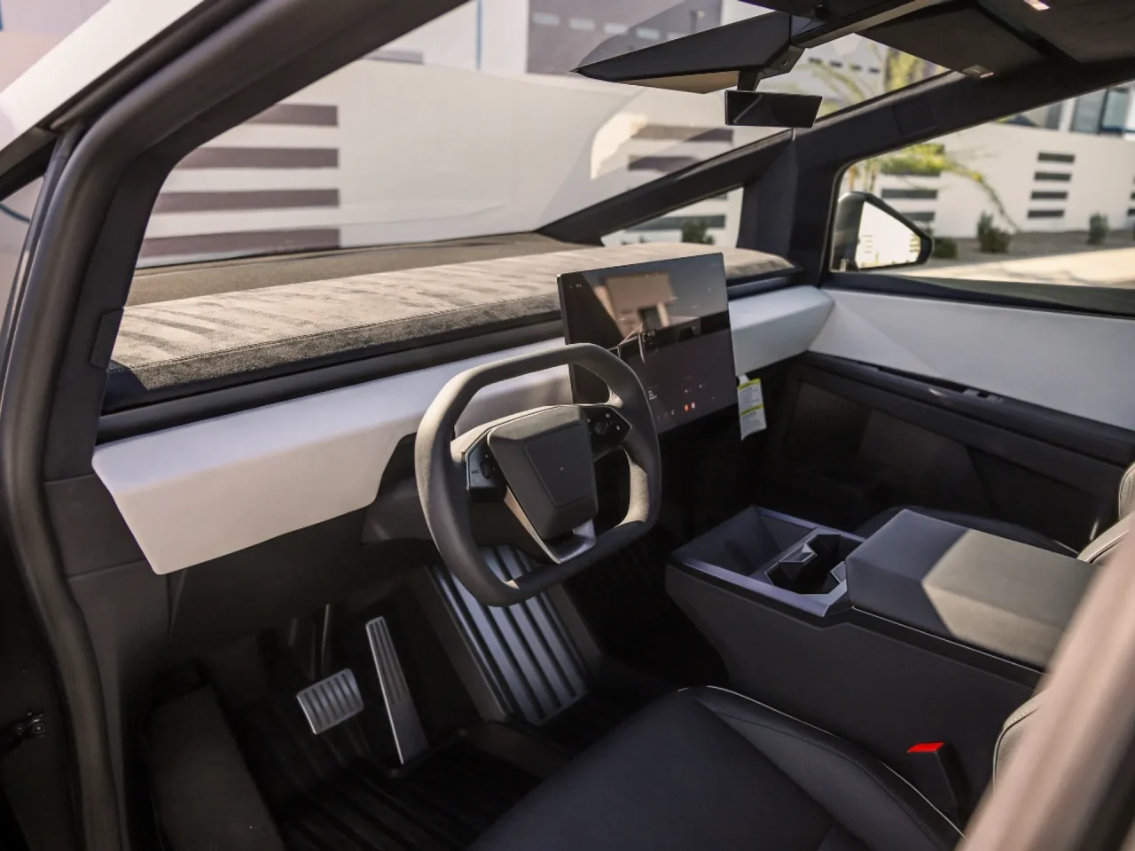 Tesla Cybertruck 2025