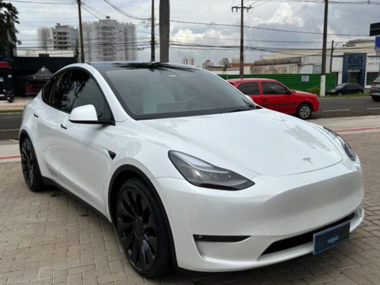 Segurança do Tesla Model Y questionada após invasão e agressão a proprietária na Califórnia