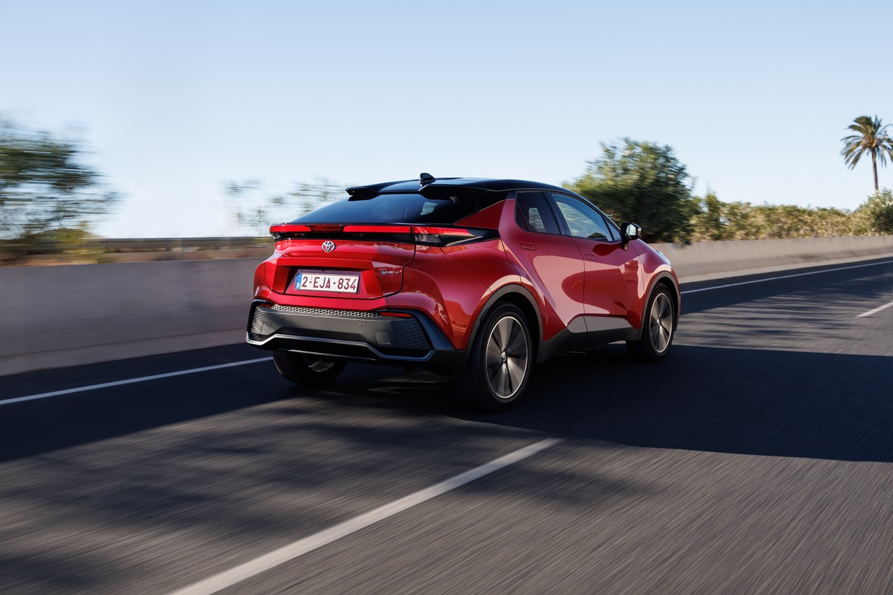 Toyota C-HR atinge um milhão de unidades vendidas na Europa, com versões híbridas e plug-in