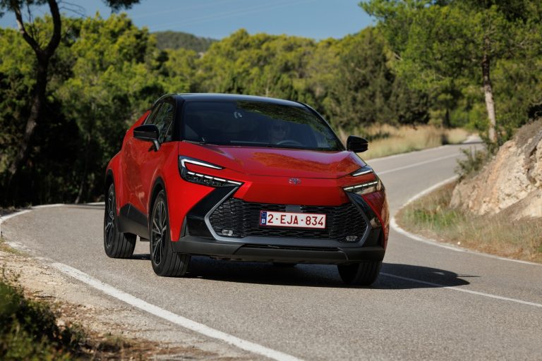 Toyota C-HR atinge um milhão de unidades vendidas na Europa, com versões híbridas e plug-in