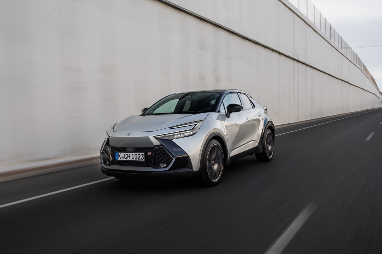 Toyota C-HR atinge um milhão de unidades vendidas na Europa, com versões híbridas e plug-in
