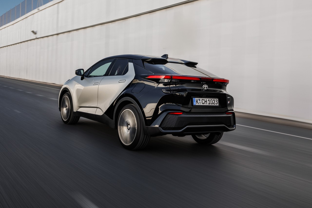 Toyota C-HR atinge um milhão de unidades vendidas na Europa, com versões híbridas e plug-in