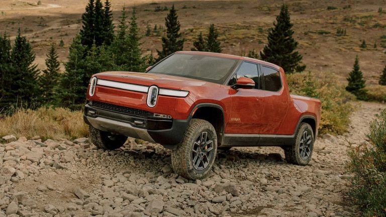 Rivian planeja direção autônoma sem as mãos para 2025 e Nível 3 em 2026