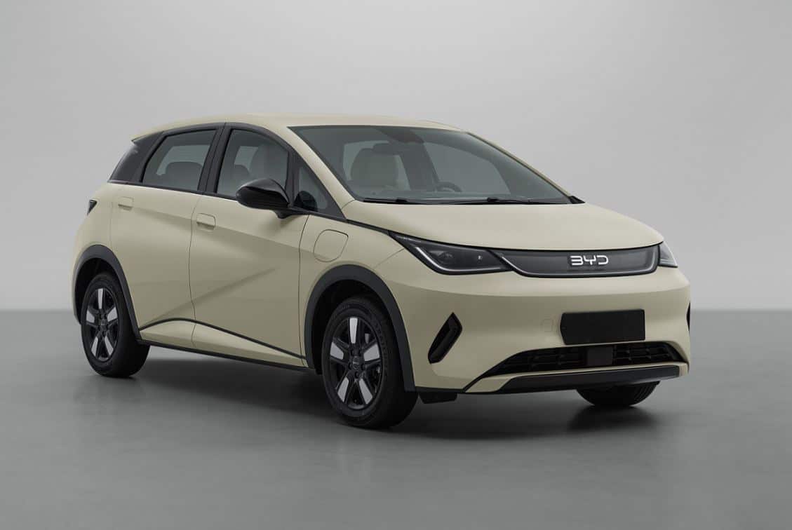 BYD Dolphin 2025 ganha versão unificada e maior na China