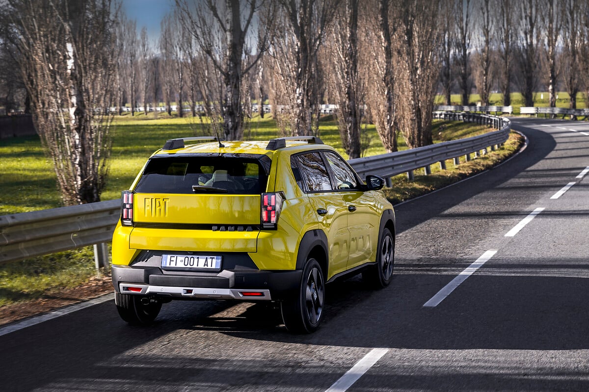 Fiat Grande Panda: configurador oficial revela versão de entrada com visual espartano na Itália