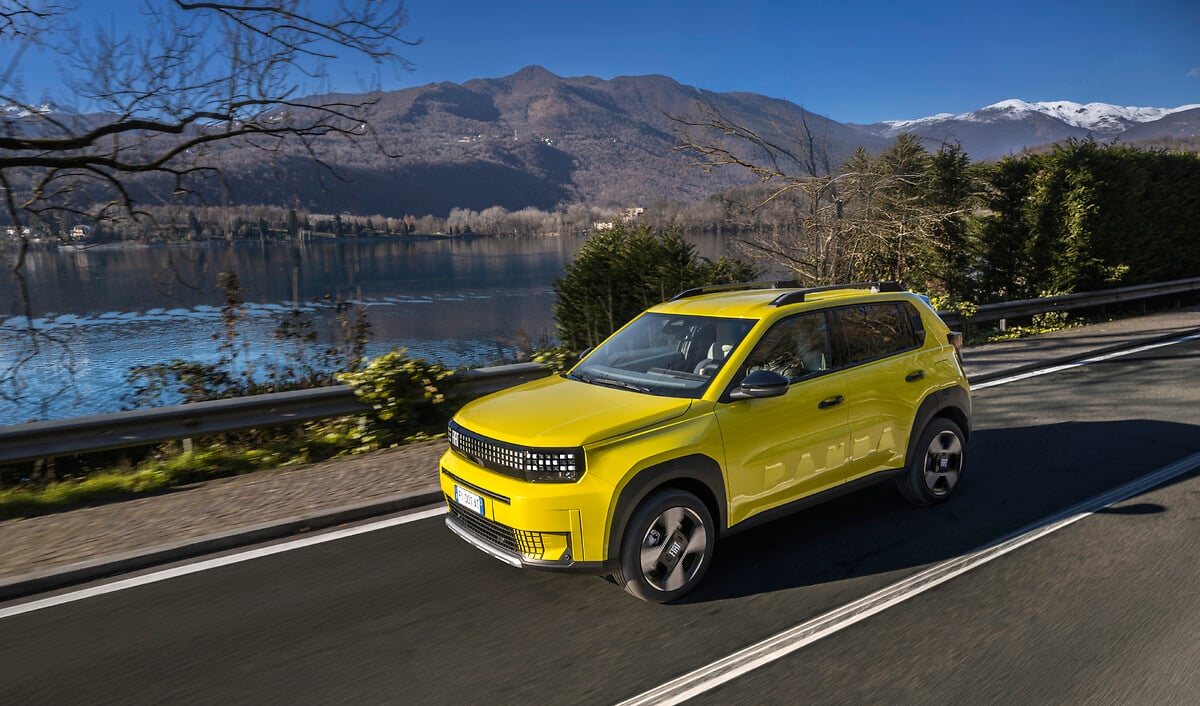 Fiat Grande Panda: configurador oficial revela versão de entrada com visual espartano na Itália