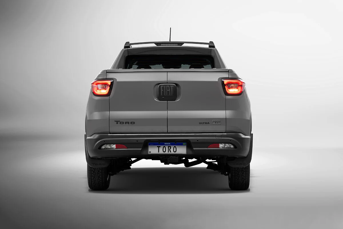 Fiat Toro Ultra retorna para linha 2025 com motor flex