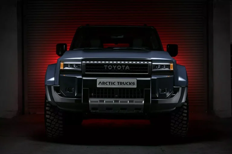 Land Cruiser AT37: Arctic Trucks revela versão off-road com visual robusto e suspensão elevada