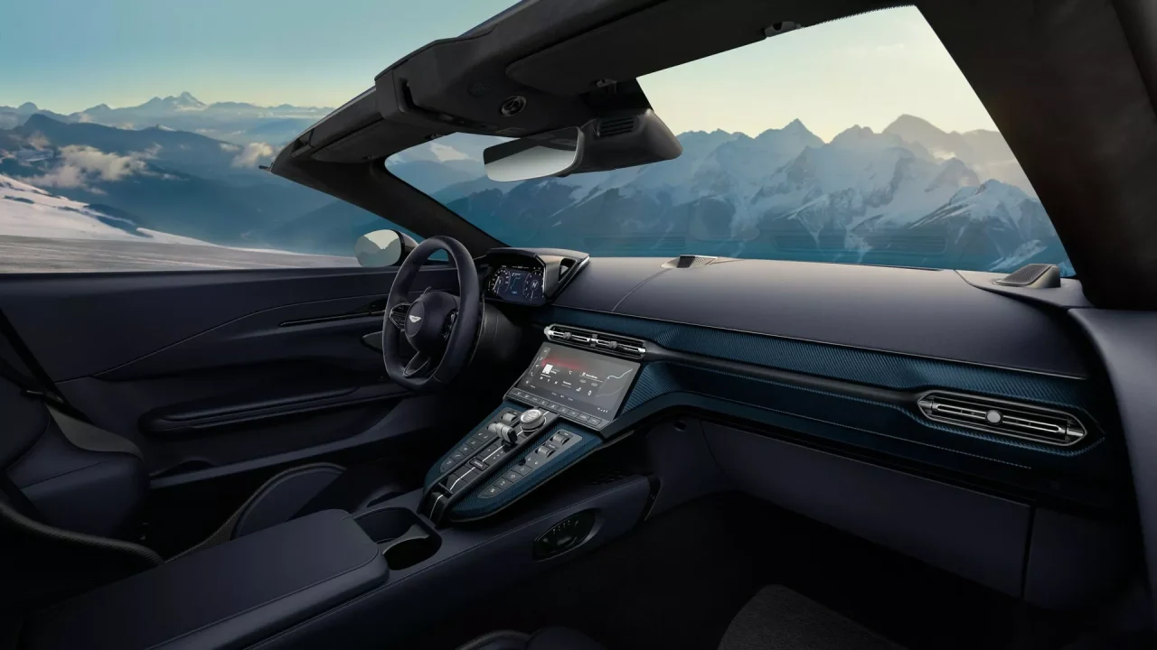 Aston Martin apresenta Vantage Roadster com 656 cv e design arrojado