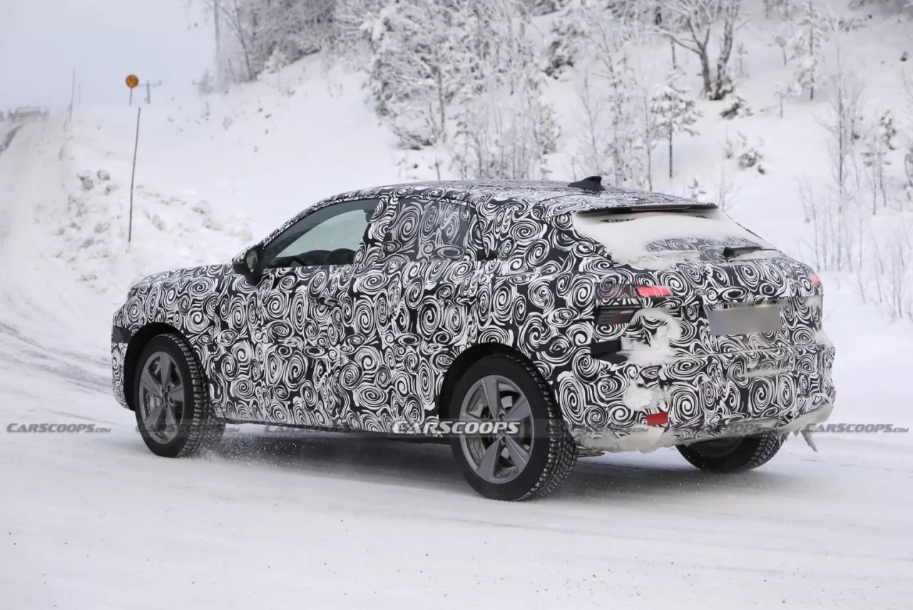 Audi Q3 Sportback 2026 é flagrado em testes com visual inspirado no Q6 e-tron