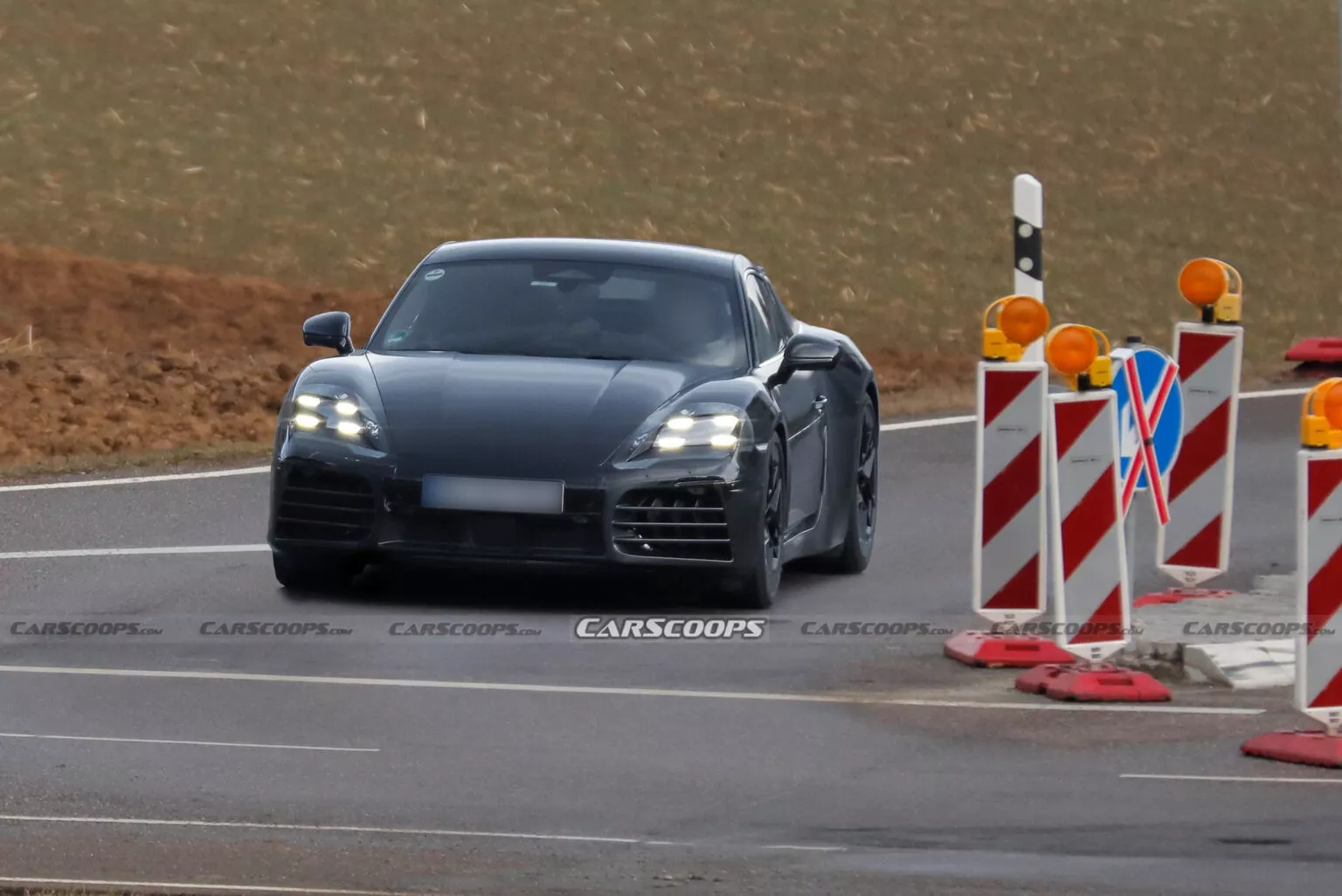 Porsche Cayman elétrico surge em testes com visual inspirado no 911