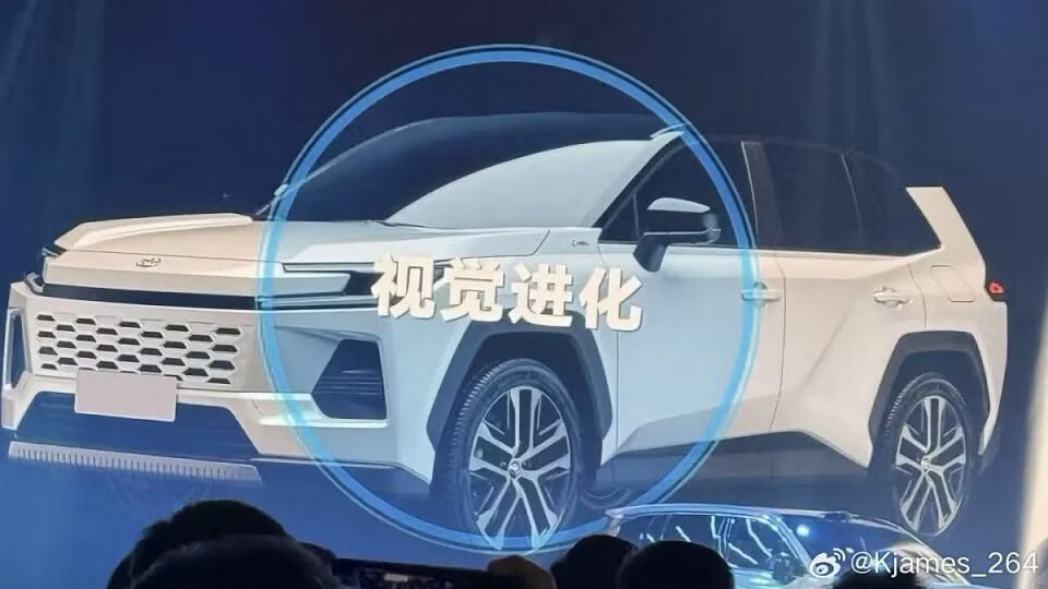 Flagra na China revela possível design do Toyota RAV4 2026