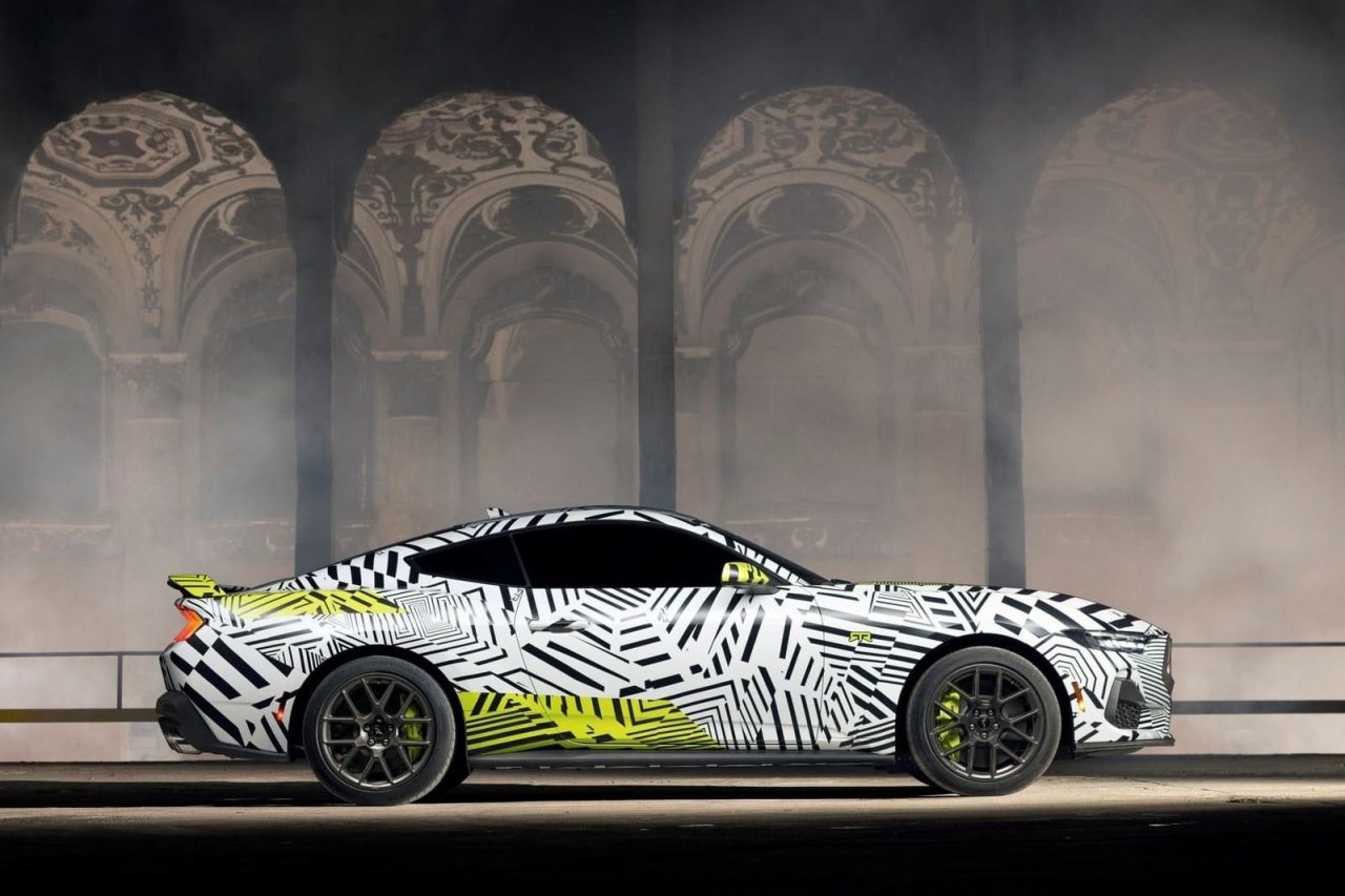 Ford e RTR Vehicles revelam Mustang focado em entusiastas de motores EcoBoost
