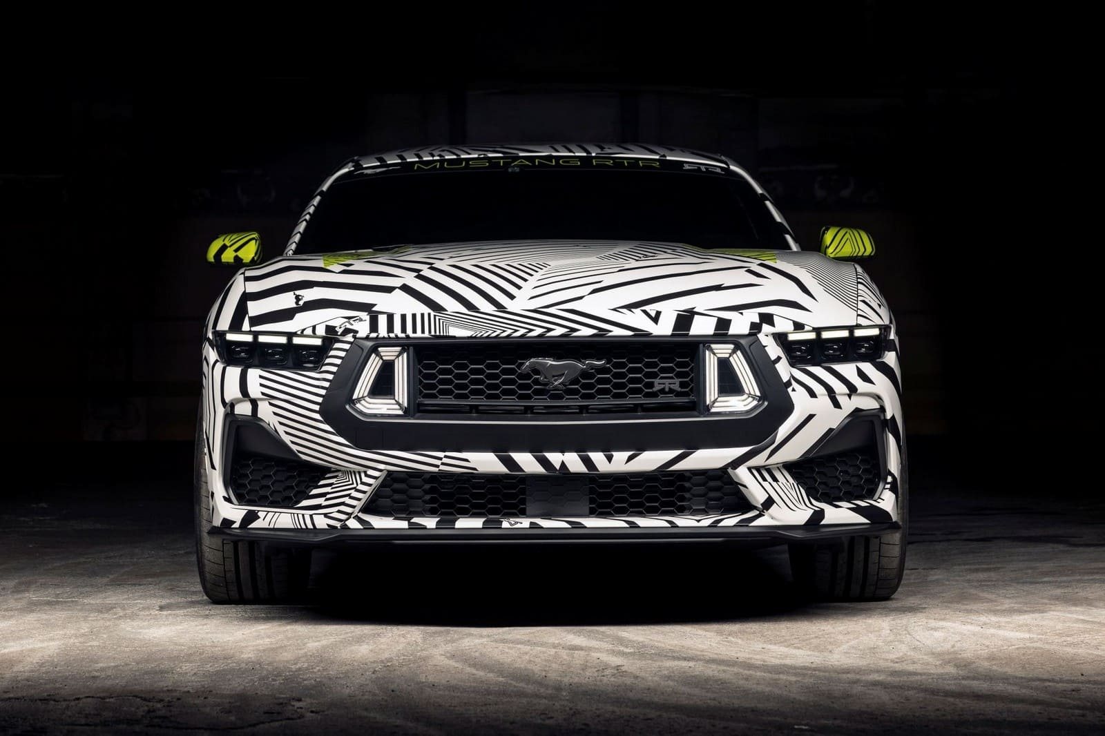 Ford e RTR Vehicles revelam Mustang focado em entusiastas de motores EcoBoost
