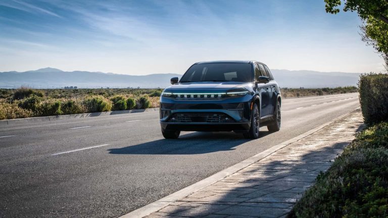 Jeep Wagoneer S terá versão de entrada no Salão de Chicago