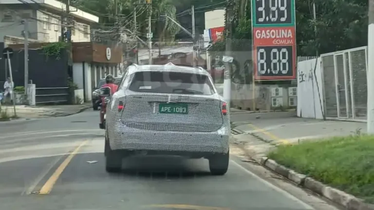 Nissan Kicks foi flagrado em São Paulo, a nova geração chega em breve