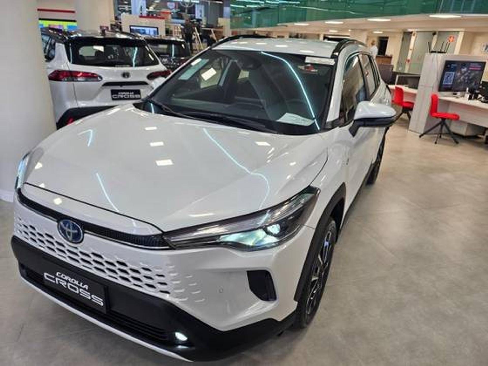 Toyota Corolla Cross XRE é ofertado em abril com redução de R$ 14,3 mil para PcD