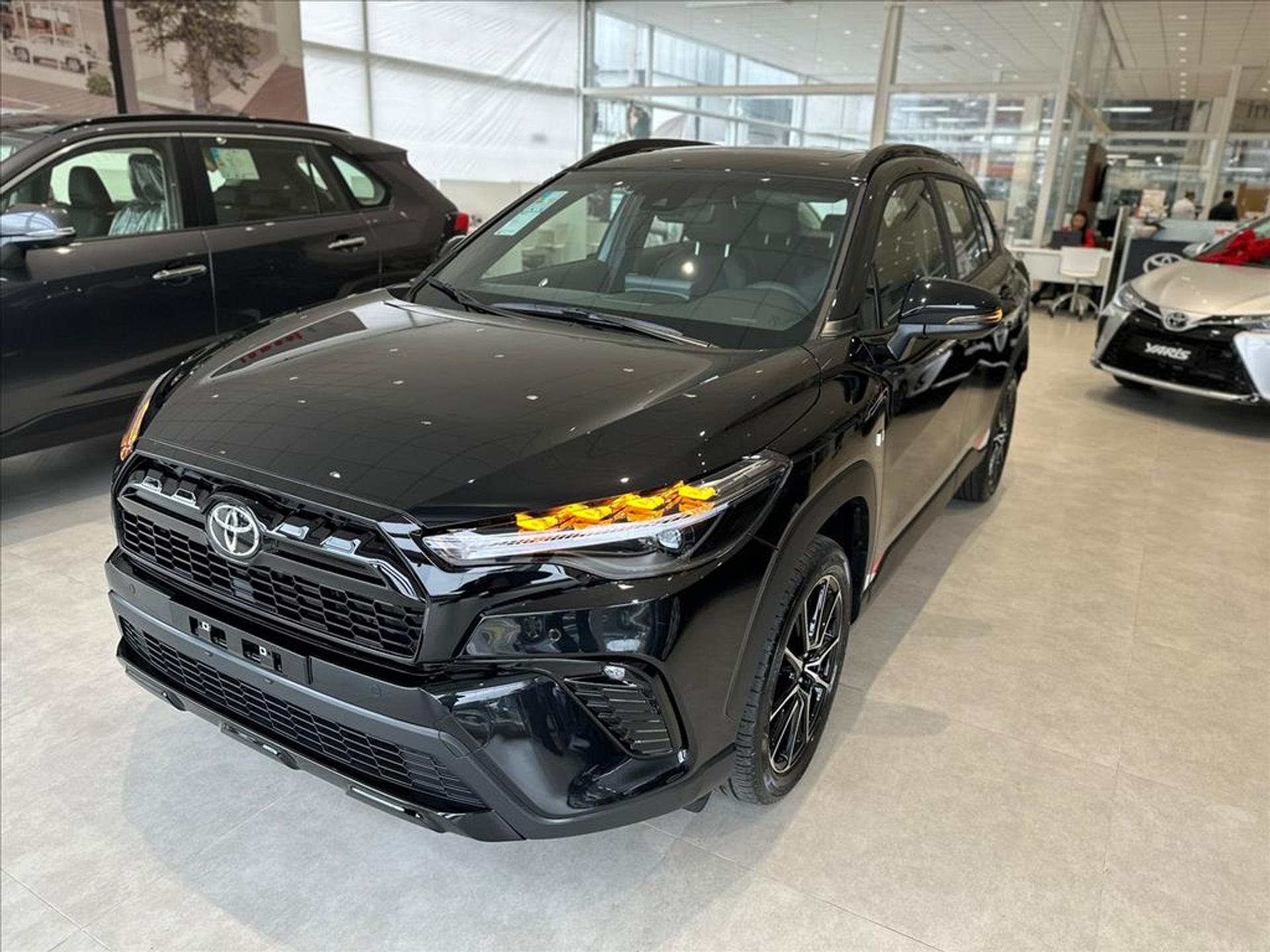 Toyota Corolla Cross lidera o segmento de SUVs em abril de 2025