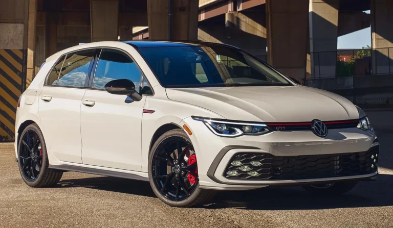 Volkswagen Golf 8.5 chega a Austrália em abril de 2025